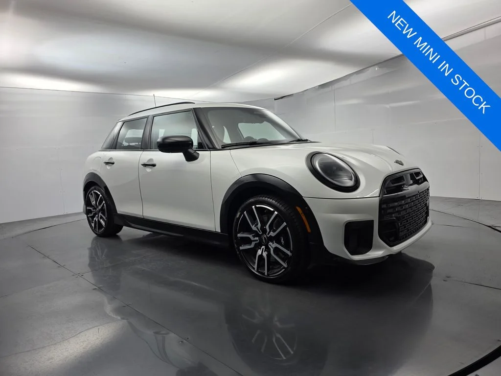 2026 MINI Hardtop Cooper S's photo