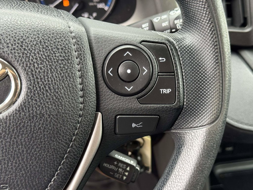 Used 2018 Red Toyota LE image 12