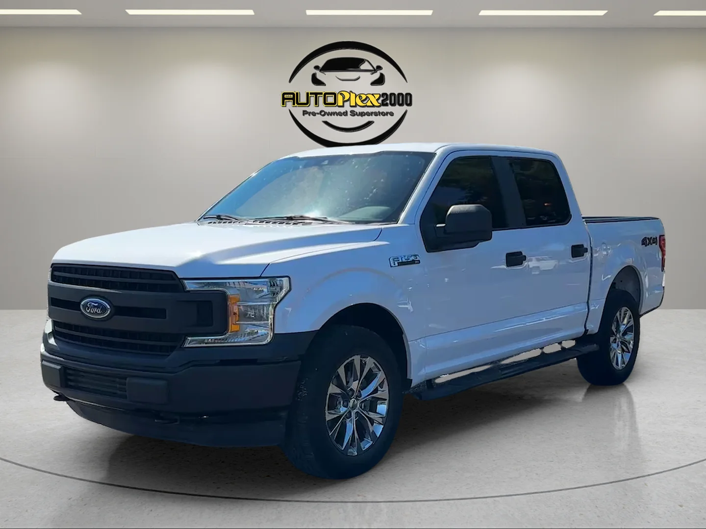 Used 2019 White Ford XL image 3