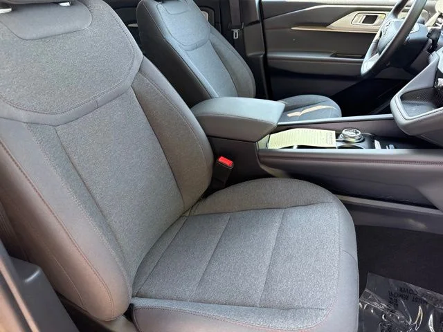 Used 2025 Vapor Blue Ford Active image 19