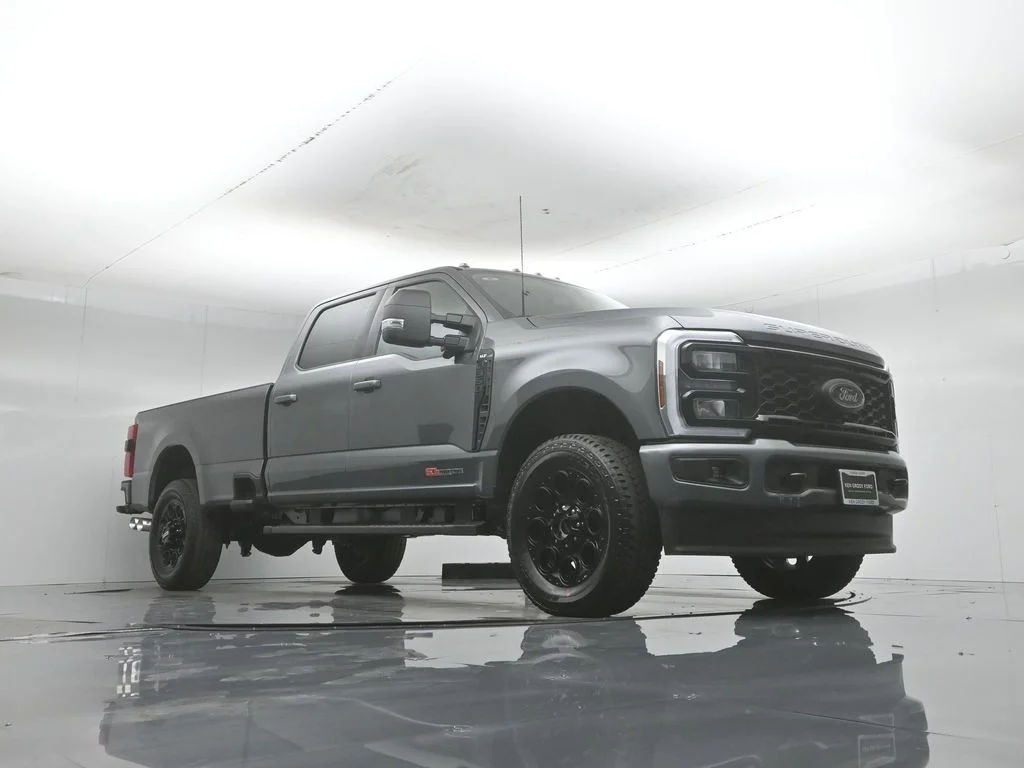 New 2026 Carbonized Gray Metallic Ford XLT image 47