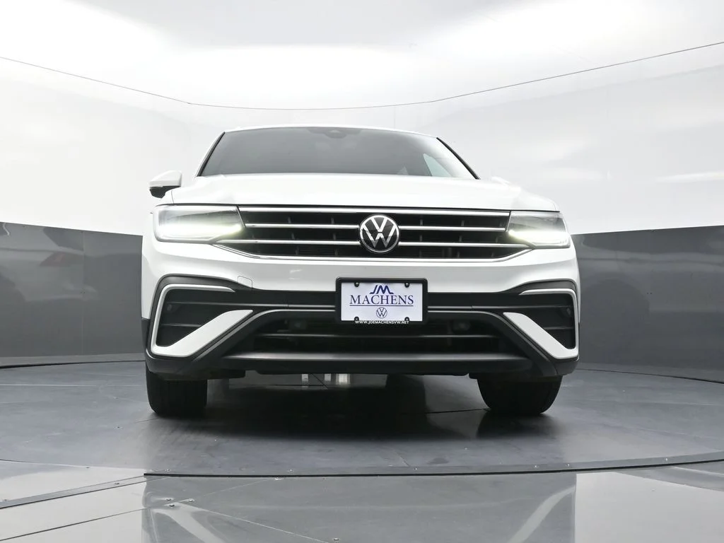 Used 2023 White Volkswagen 2.0T SE image 24