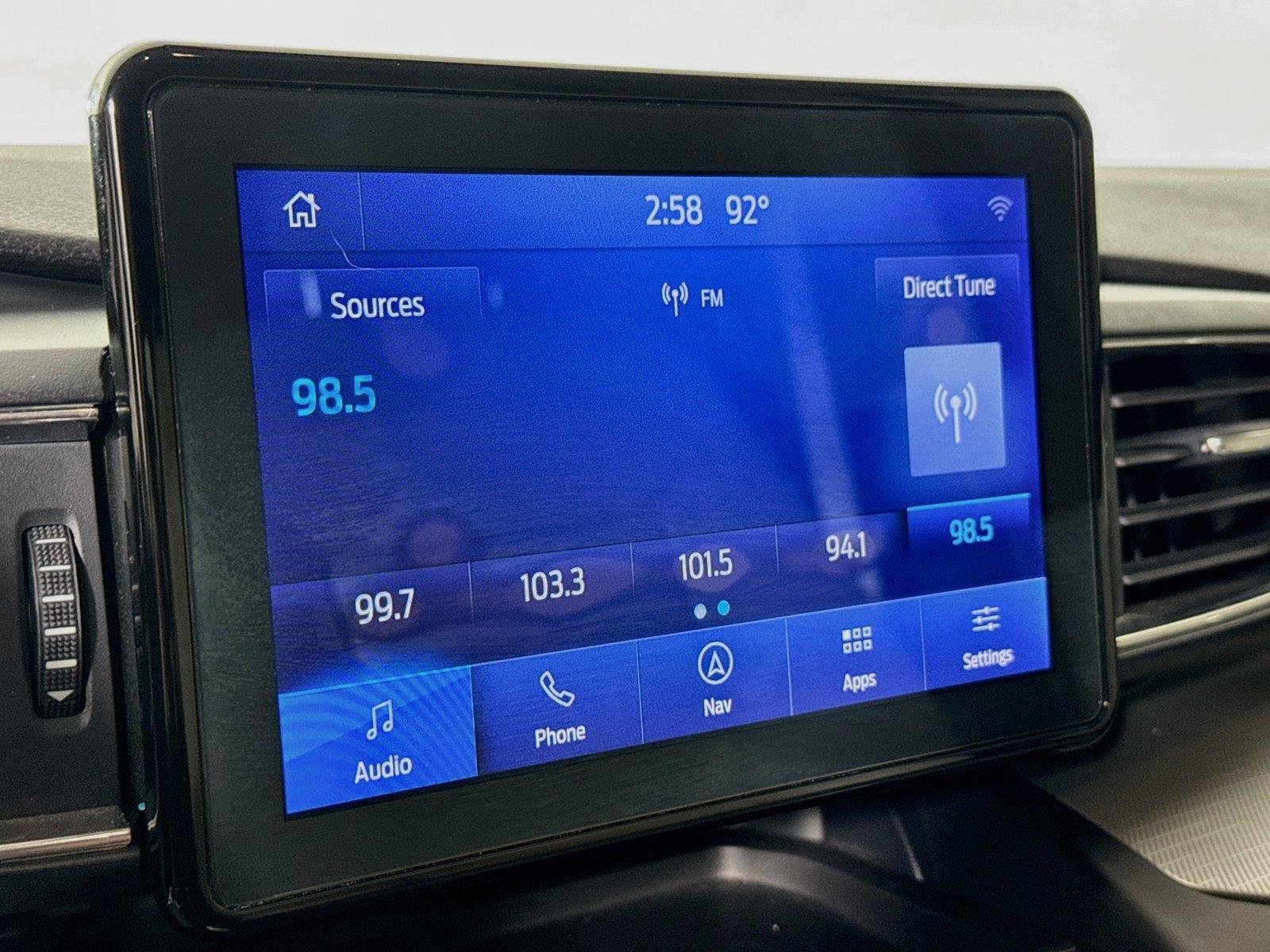 Used 2020 Star White Metallic Tri-Coat Ford XLT image 22