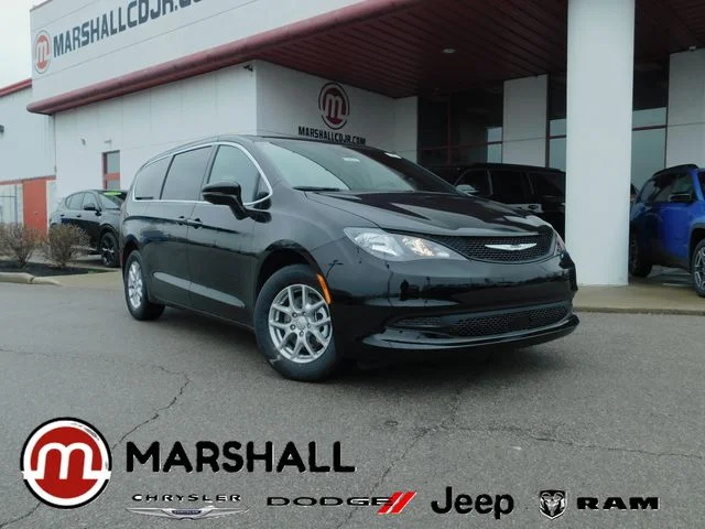 2026 Chrysler Voyager LX's photo