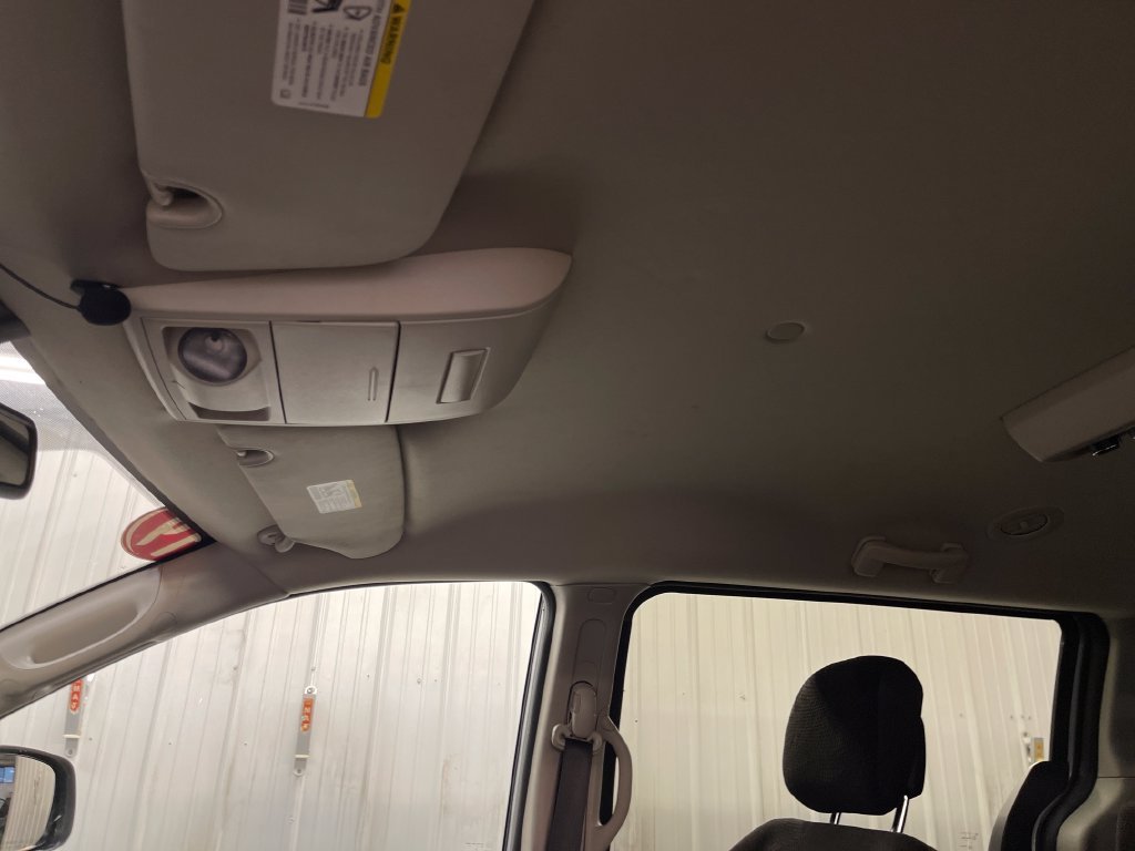 Used 2019 Silver Dodge SE image 13