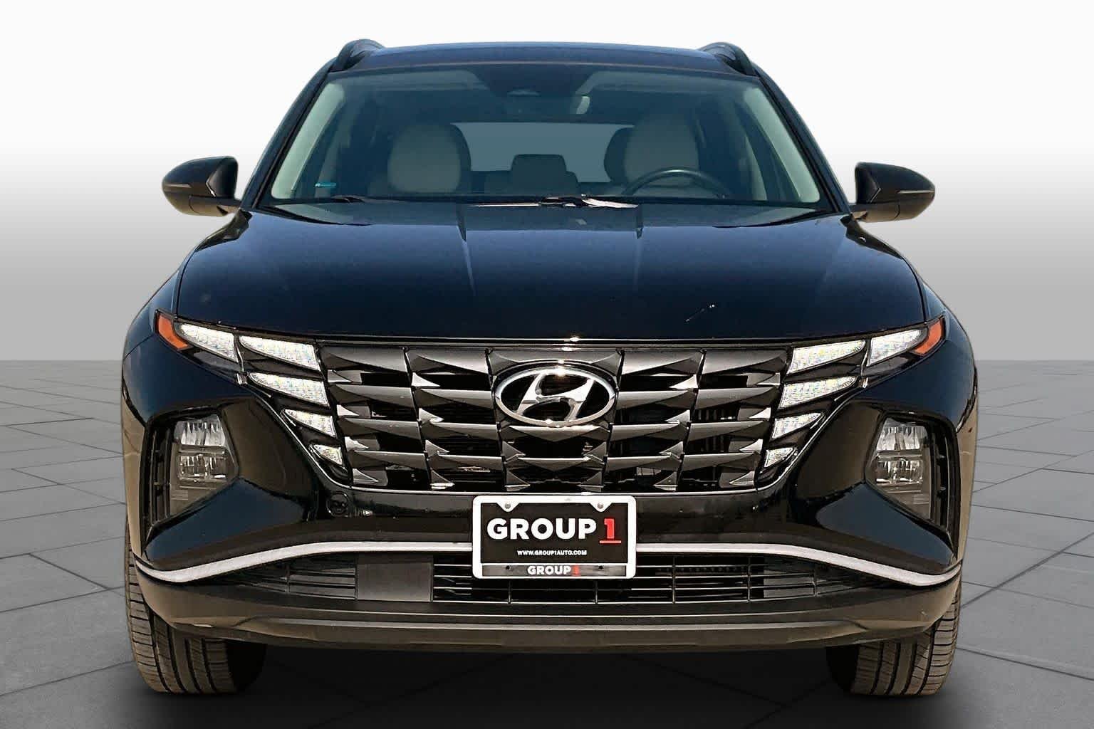 Used 2023 Phantom Black Hyundai SEL Convenience image 4