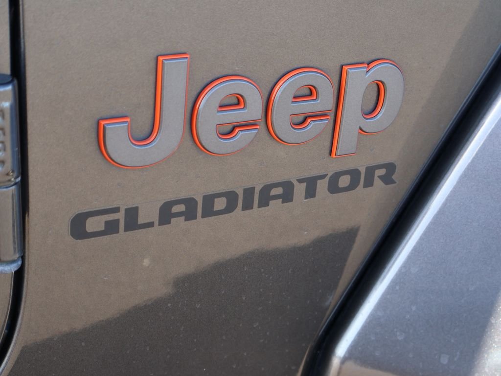 Used 2021 Granite Crystal Metallic Clearcoat Jeep Mojave image 8