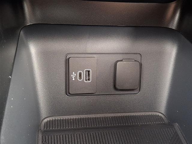 New 2026 Space White Metallic Ford ST-Line image 36