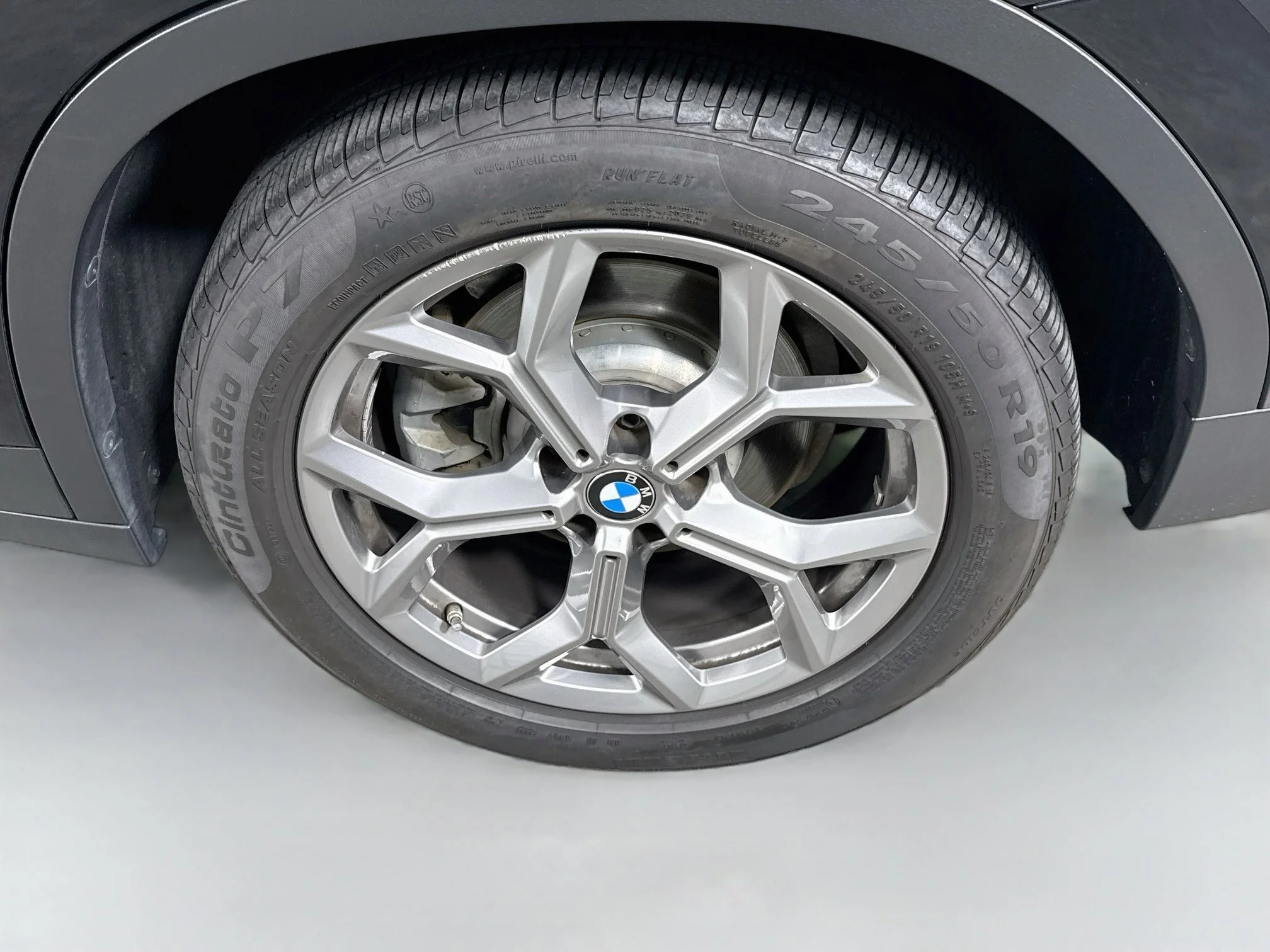 Used 2020 Jet Black BMW xDrive30i image 29
