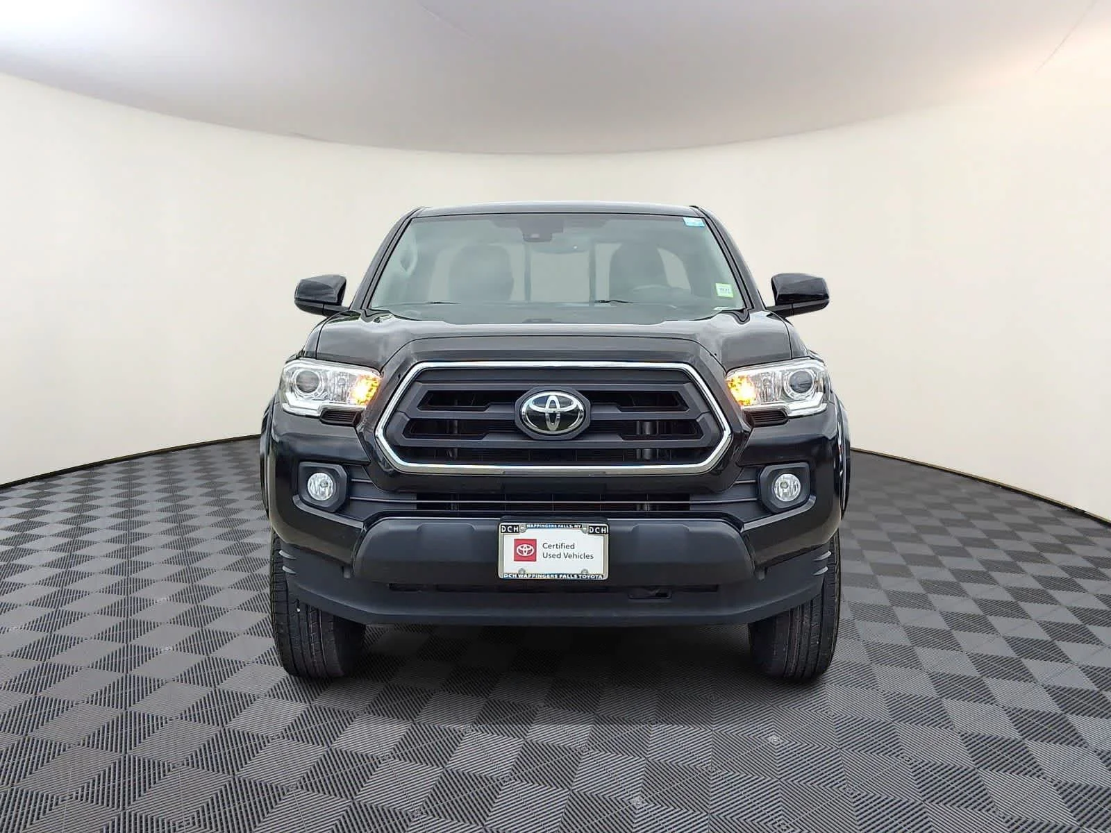 Certified Used 2021 Midnight Black Metallic Toyota SR5 image 3