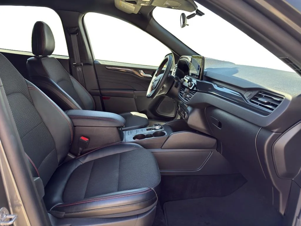 2025 Ford Escape ST-Line - Photo 6