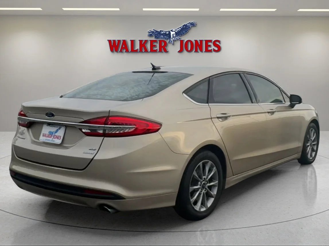 Used 2017 Tan Ford SE image 3