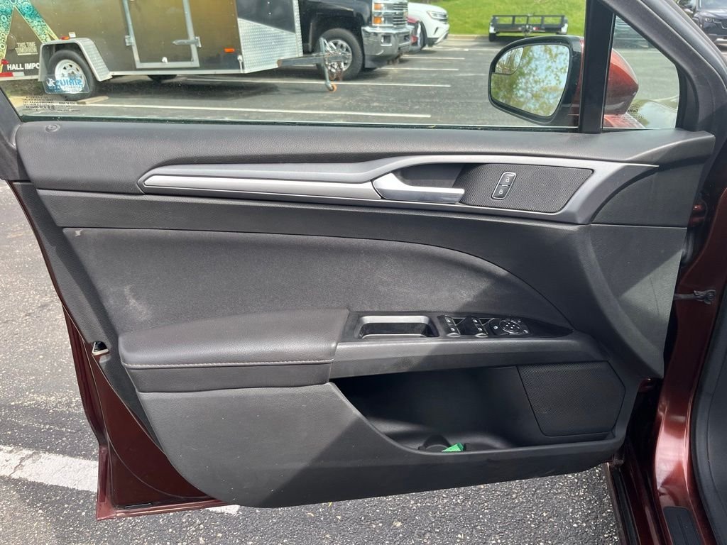 2015 Ford Fusion SE - Photo 9