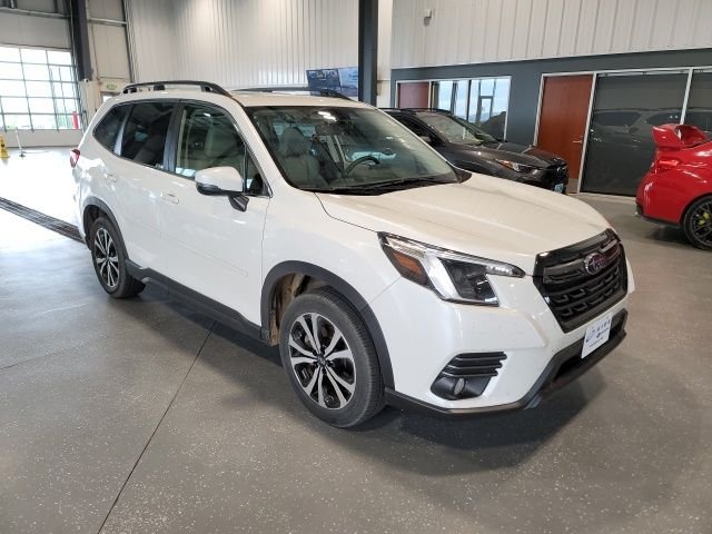 2023 Subaru Forester Limited's photo