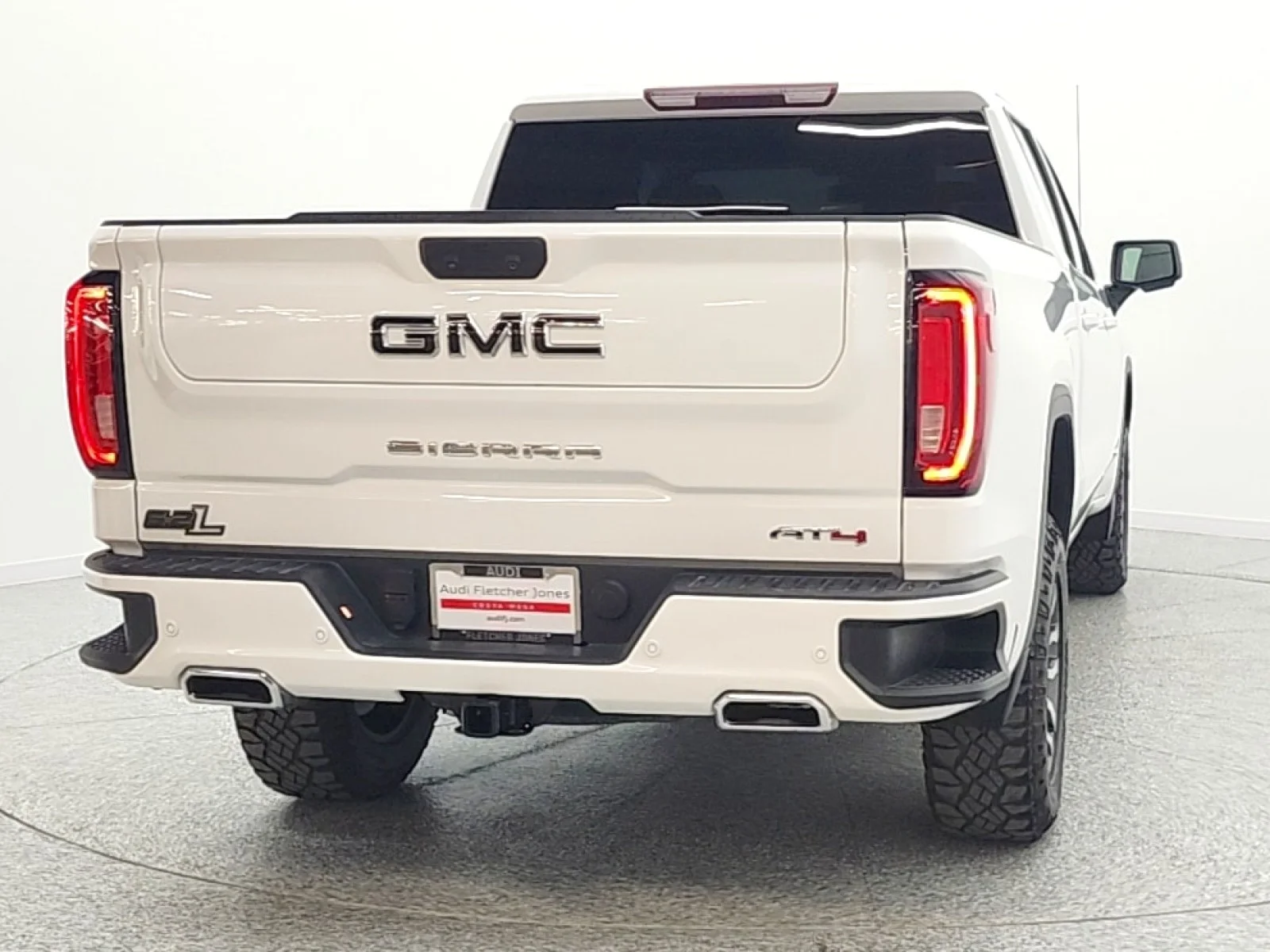 Used 2023 Summit White GMC 4WD Crew Cab 147 AT4 image 6