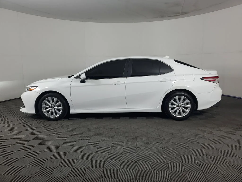 Used 2020 White Toyota LE image 7
