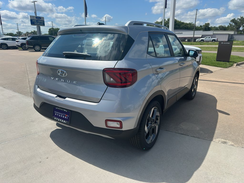 New 2026 Shimmering Silver Hyundai SEL image 5