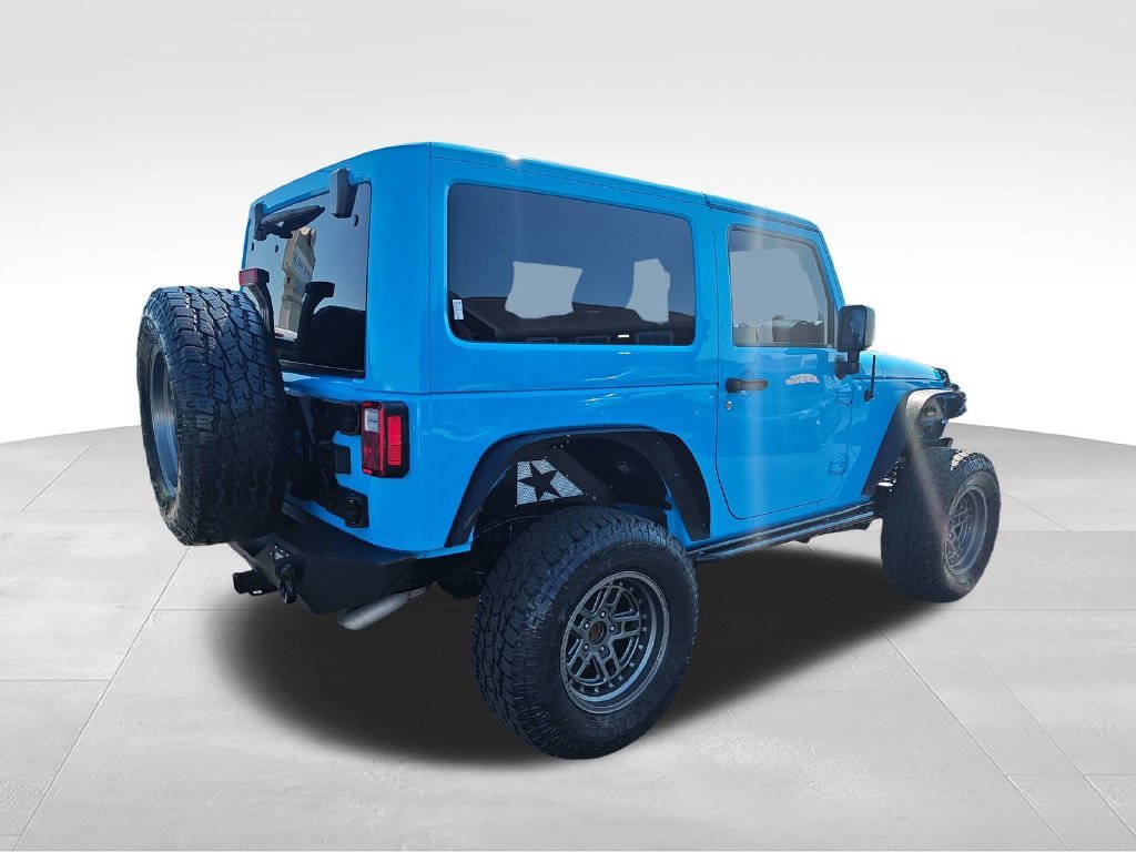 Used 2017 Blue Jeep Sahara image 5