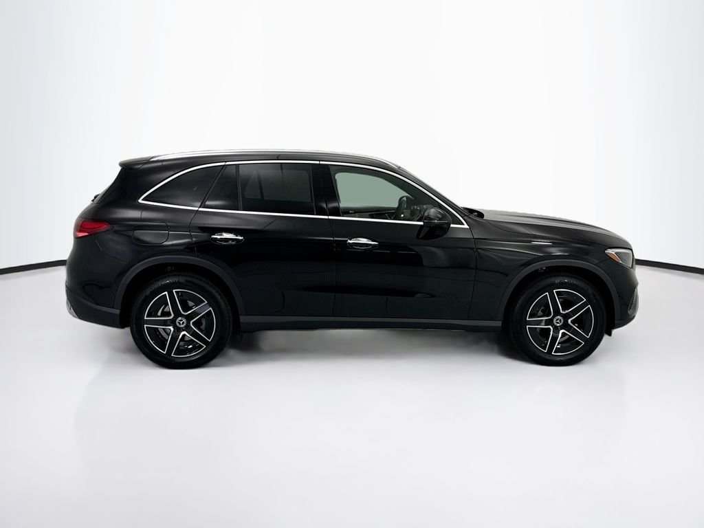 New 2026 Obsidian Black Metallic Mercedes-Benz GLC 300 image 4