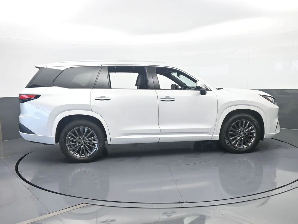 Used 2024 White Lexus 350 Premium image 7