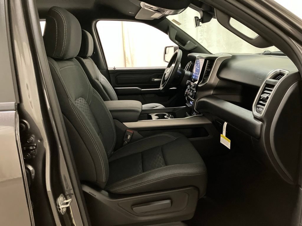 New 2026 Granite Crystal Metallic Clear-Coat Exterior Paint RAM Express image 17