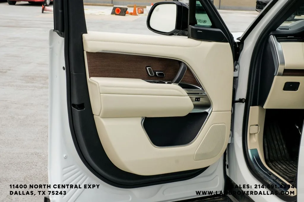 New 2026 Fuji White Land Rover SE image 47