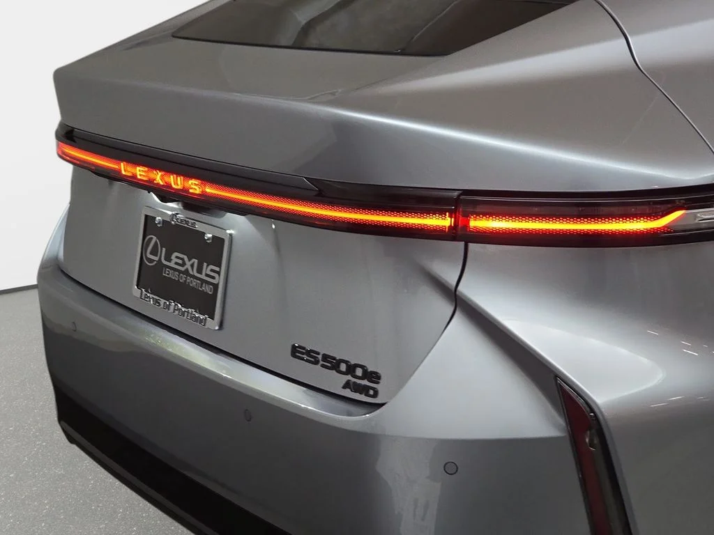 New 2026 Iridium Lexus PREMIUM AWD image 30