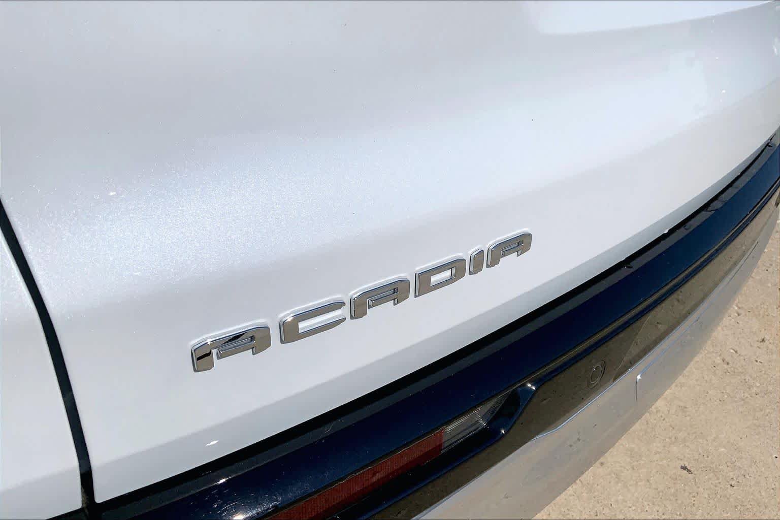 Used 2026 Glacier White Tricoat GMC FWD Denali image 31