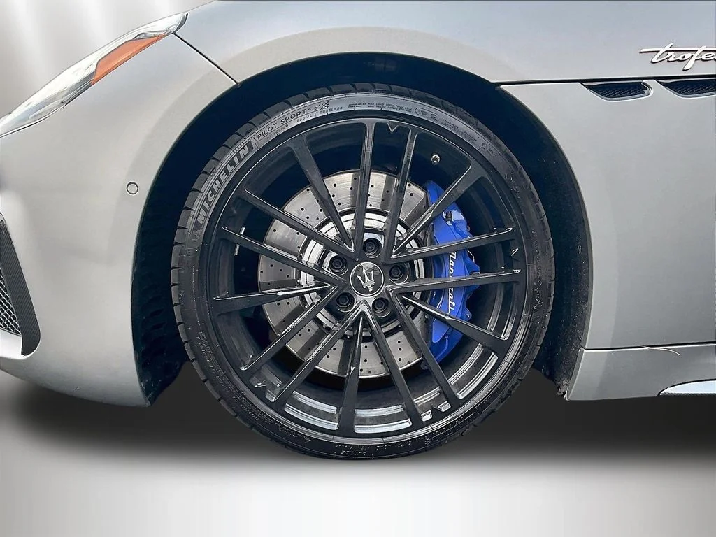 Used 2024  Maserati Trofeo image 33