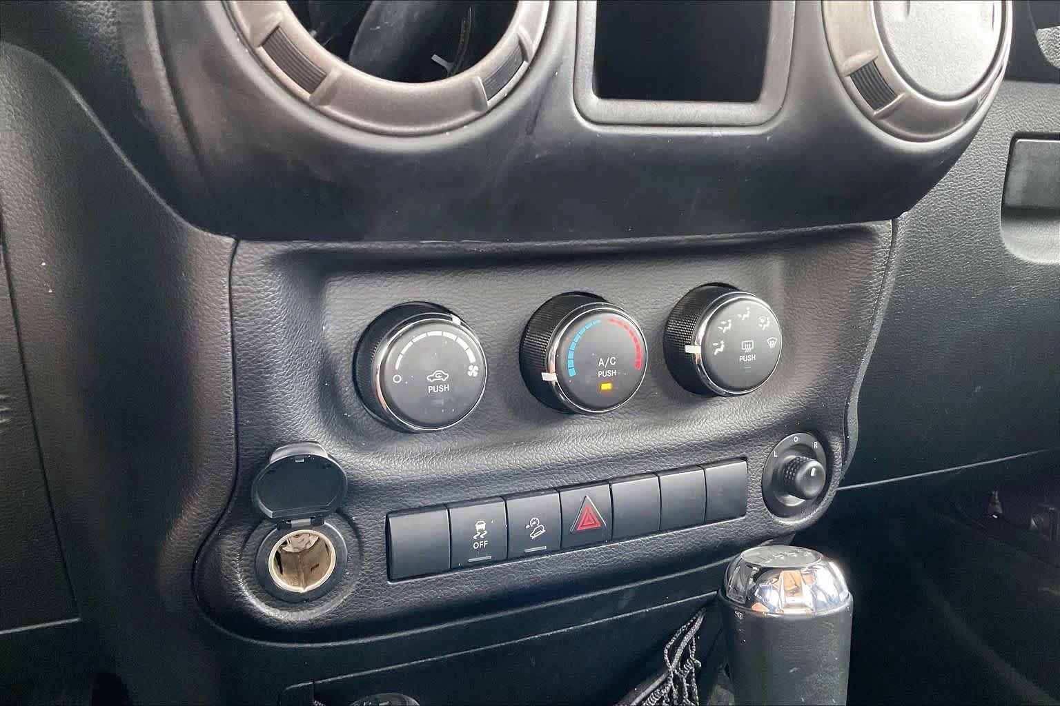 Used 2018 Xtreme Purple Pearlcoat Jeep Sport S image 30