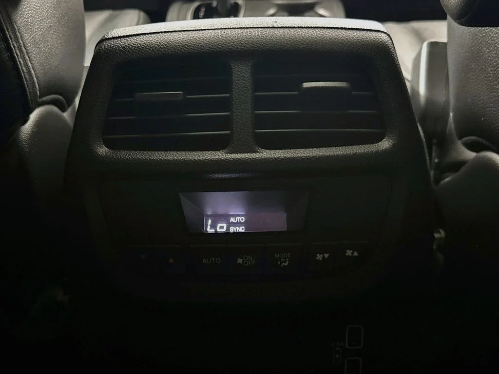 Used 2020 White Honda EX-L image 32
