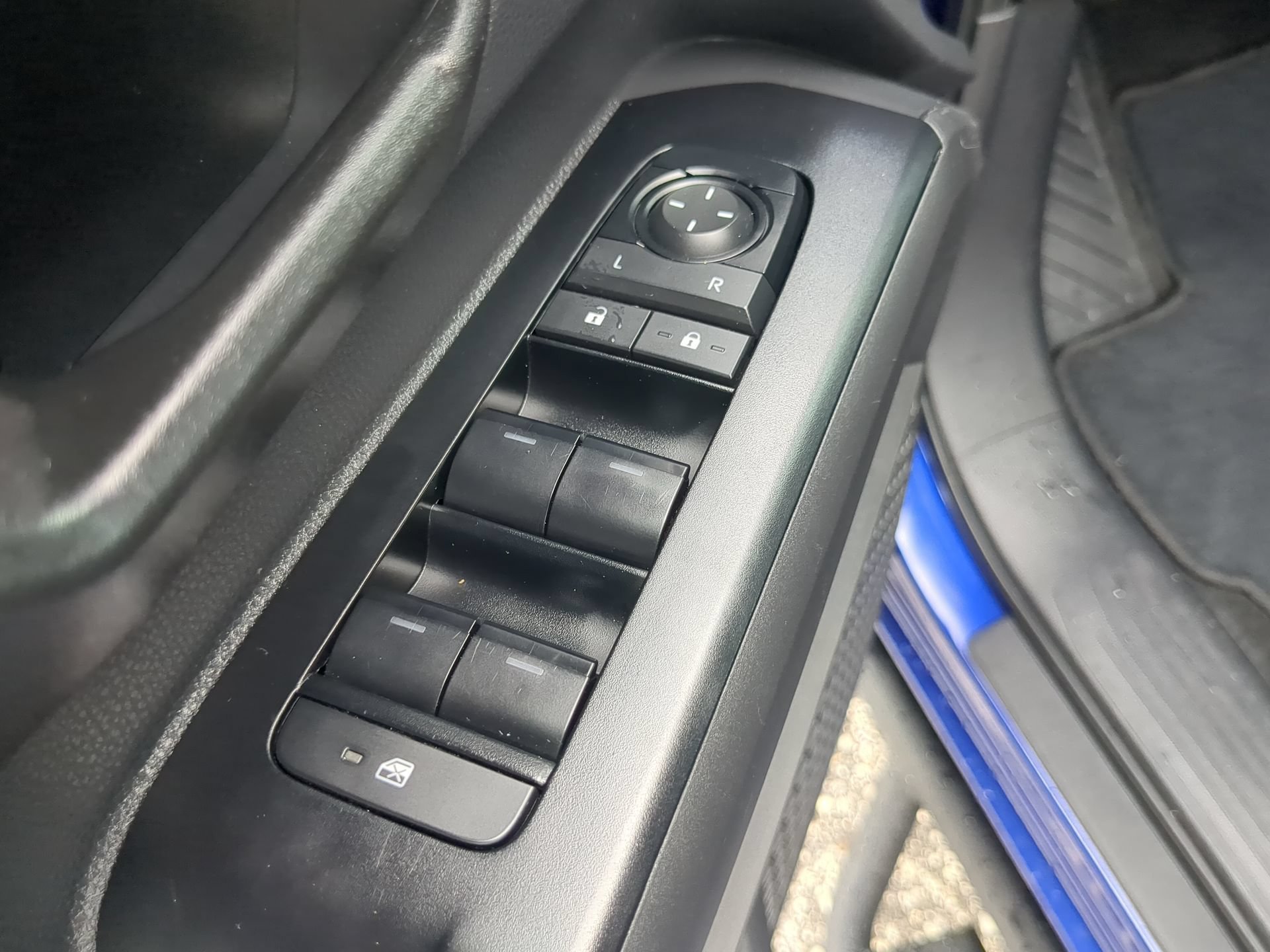 Used 2025 Blue Crush Metallic Toyota SR5 Crew Cab Pickup image 53