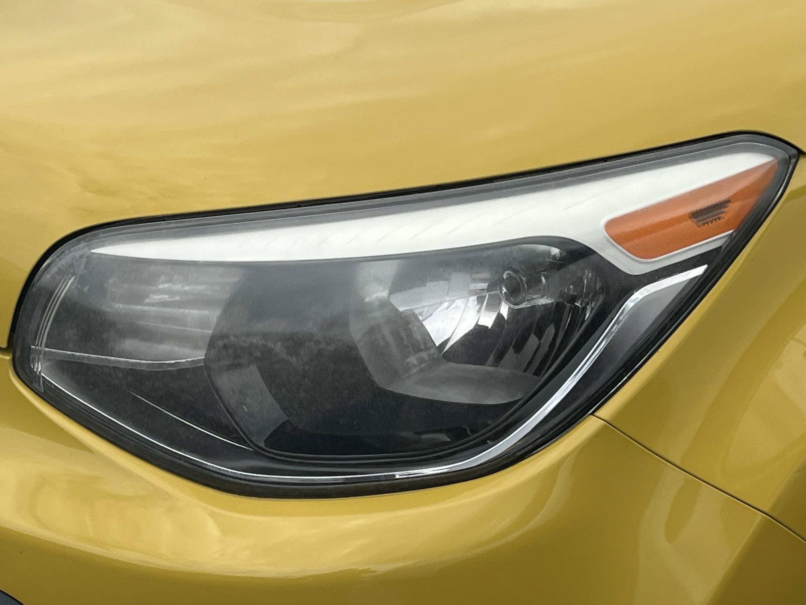 Used 2015 Solar Yellow Kia + image 3