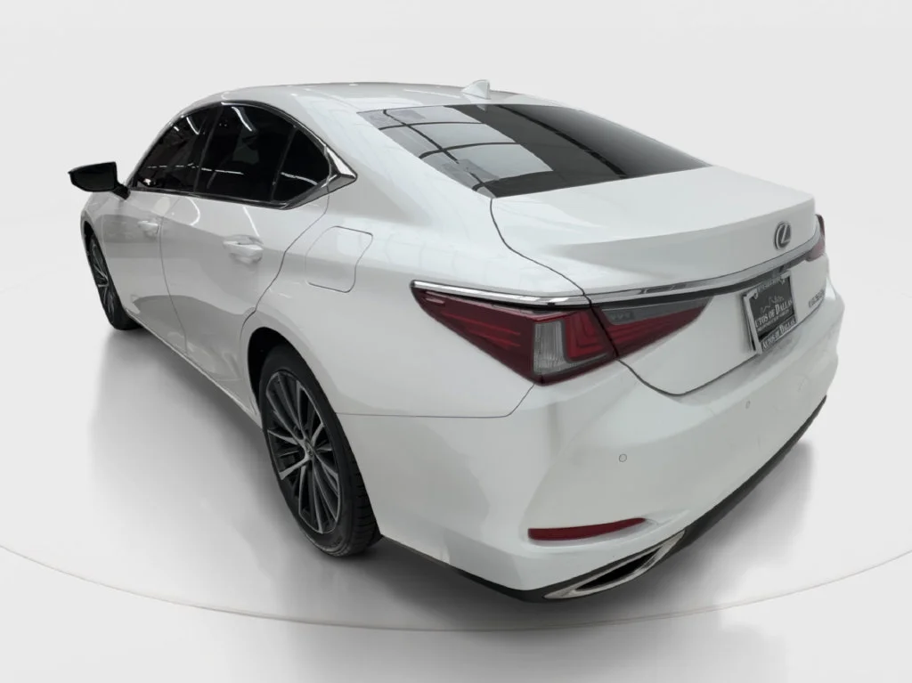 Used 2024 White Lexus 350 image 11