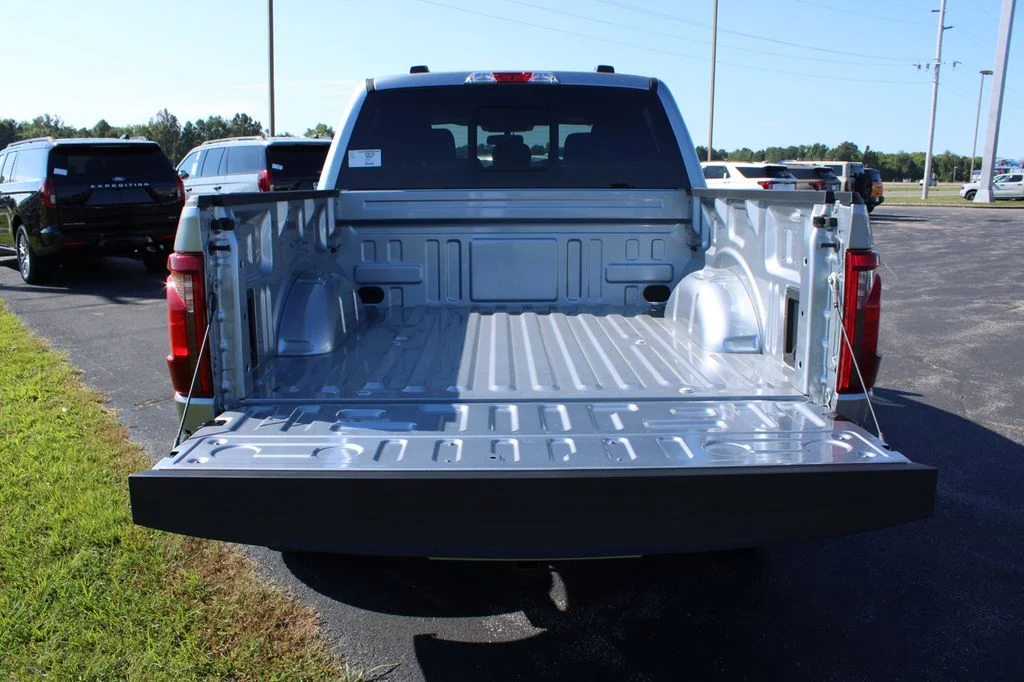 New 2026 Iconic Silver Metallic Ford XLT image 13