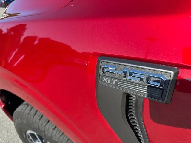 Used 2021 Red Ford XLT image 11