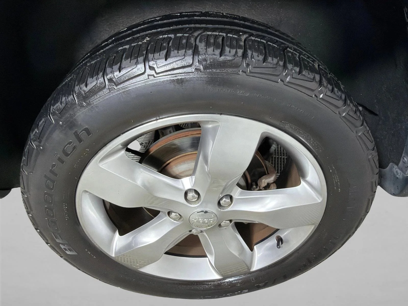 Used 2011 White Jeep Limited image 19