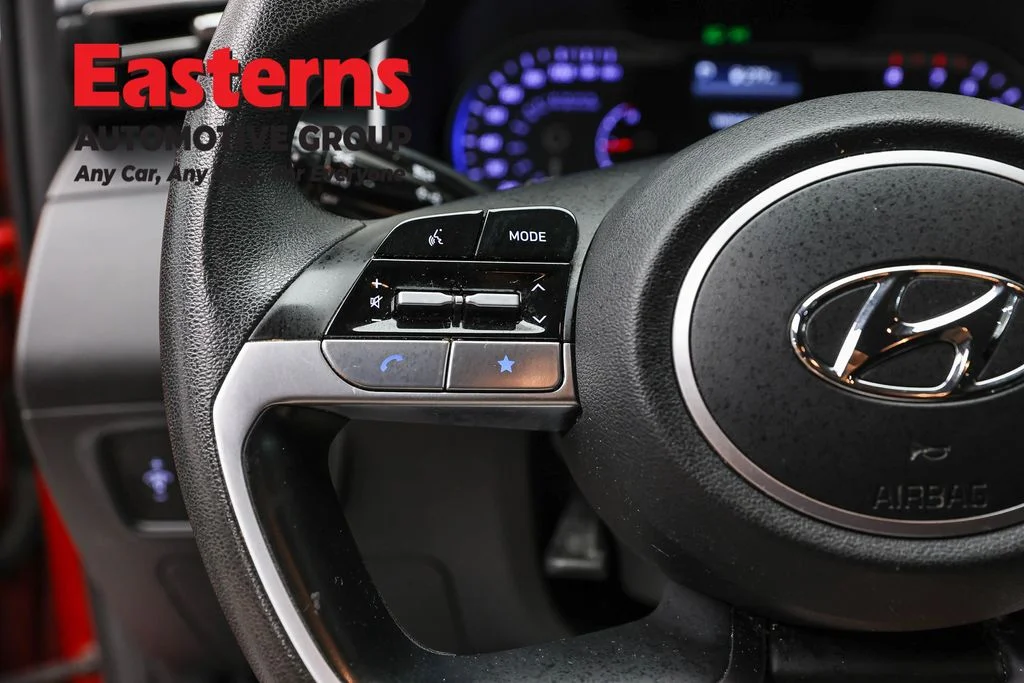 Used 2022 Red Hyundai SEL image 16