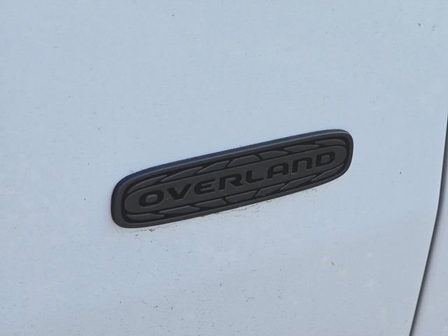 New 2026 Bright White Clear-Coat Exterior Paint Jeep Overland image 25