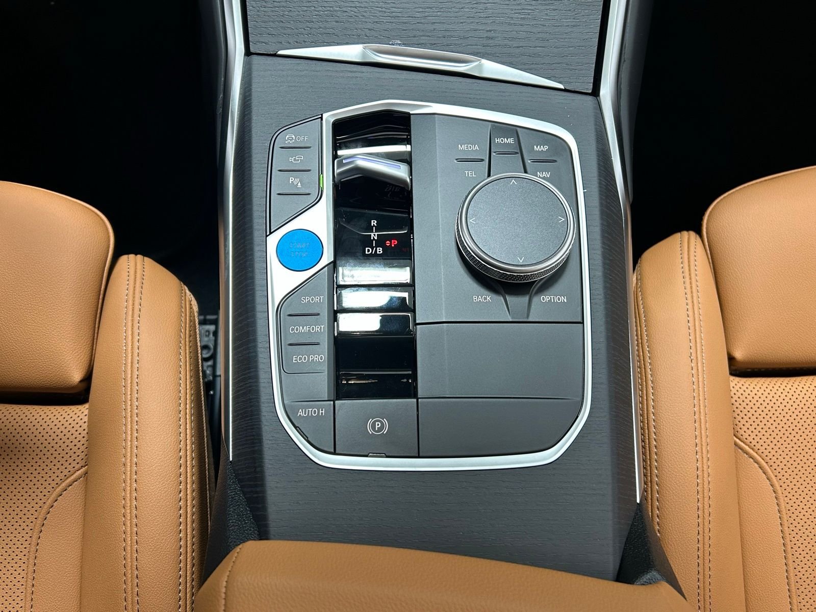 New 2026 Black Sapphire Metallic BMW xDrive40 image 37