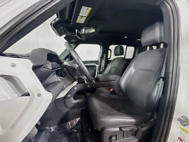 Used 2023 White Land Rover S image 11