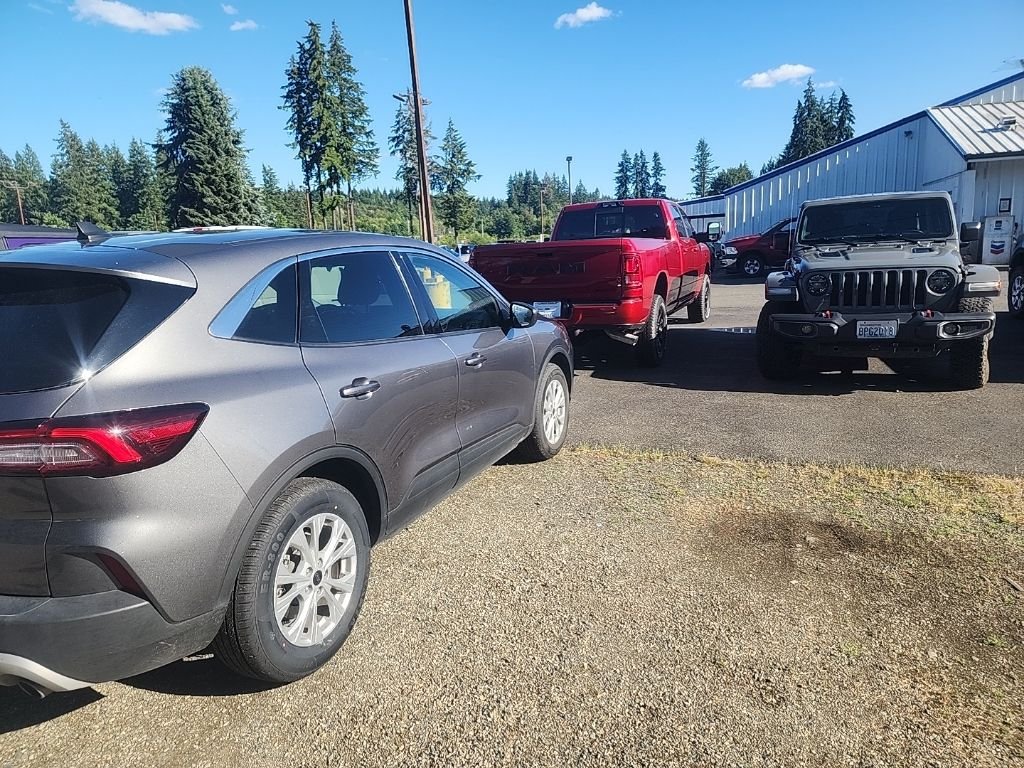 Used 2024 Gray Ford Active image 4