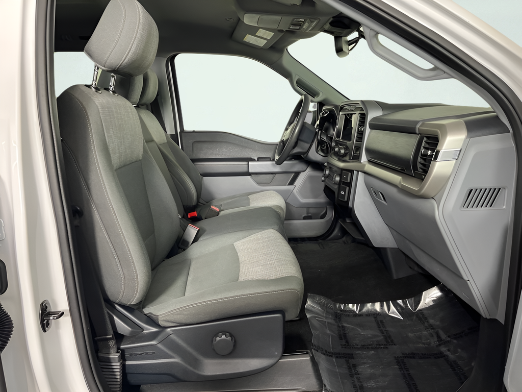 Used 2021 Oxford White Ford XLT image 17