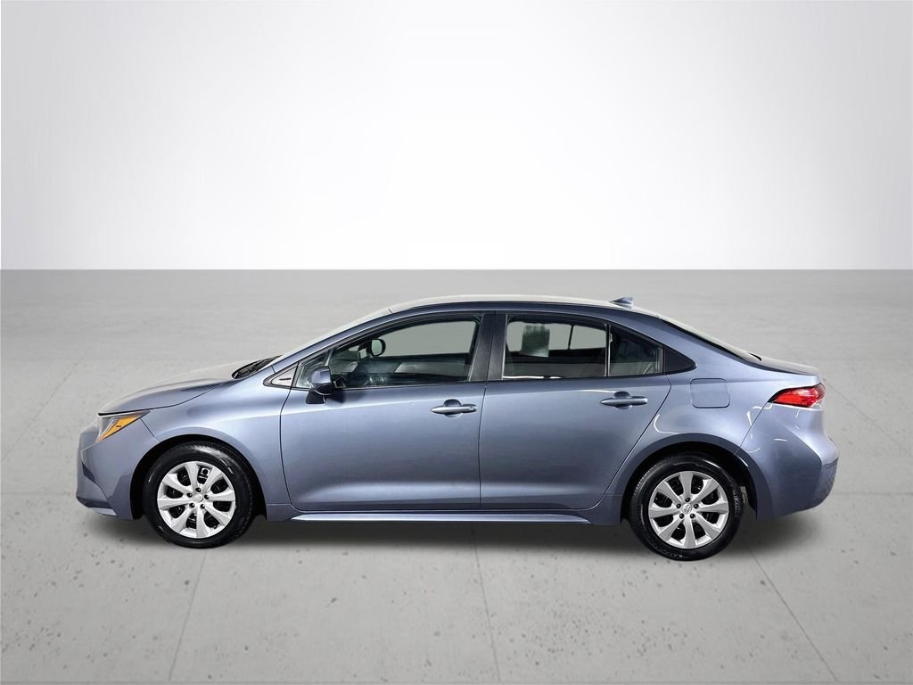 Used 2025  Toyota LE image 9