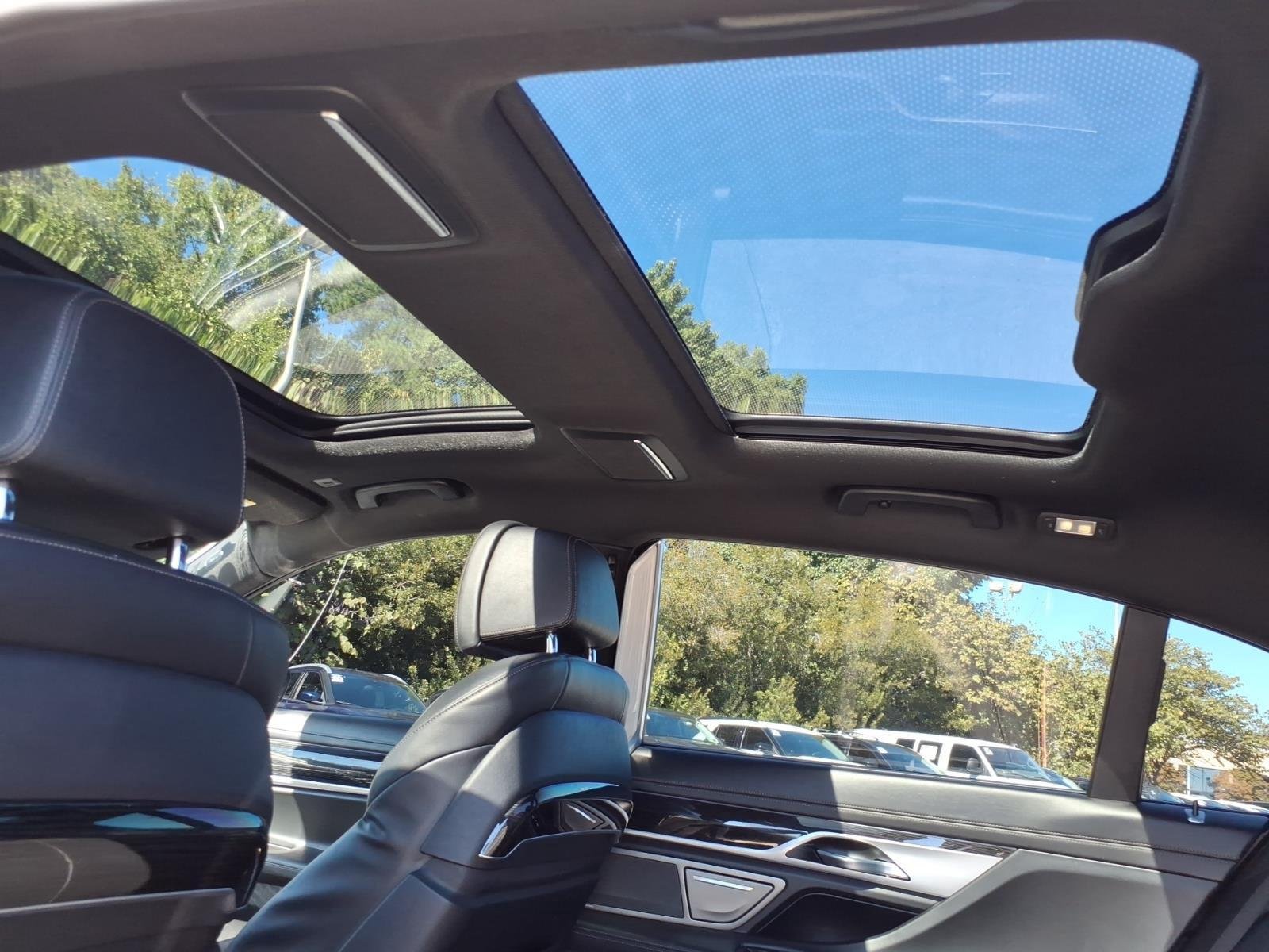 Used 2018 Alpine White BMW 750i xDrive image 10