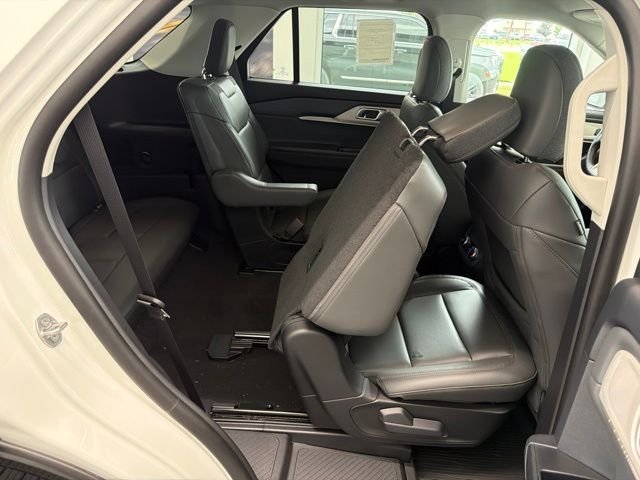 New 2026 Star White Metallic Tri-Coat Ford Active image 45