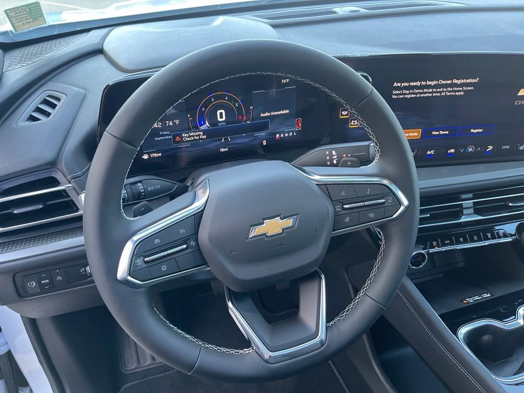 New 2027 Polar White Tricoat Chevrolet LT image 15