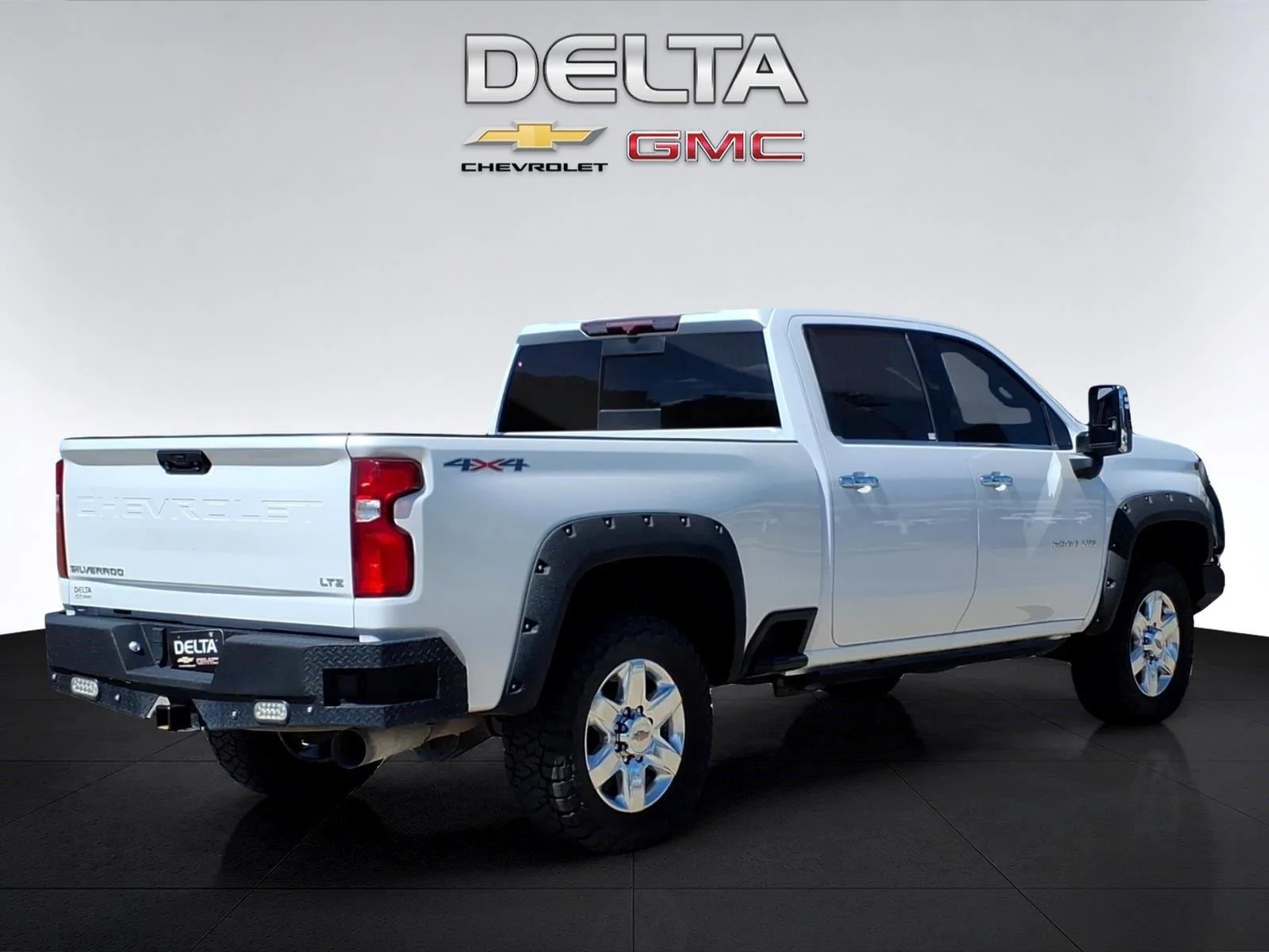 Used 2022 IRIDESCENT PEARL TRICOAT Chevrolet LTZ image 5