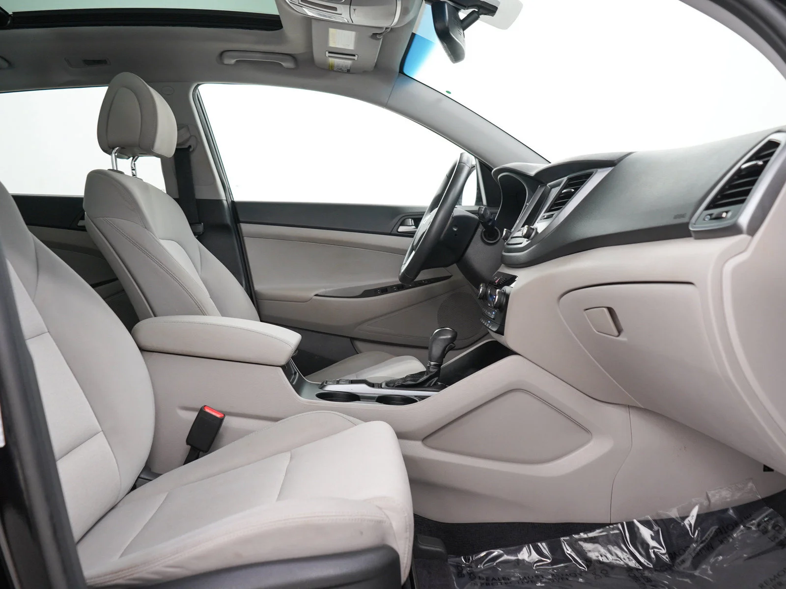 Used 2018 Black Noir Pearl Hyundai Value image 13