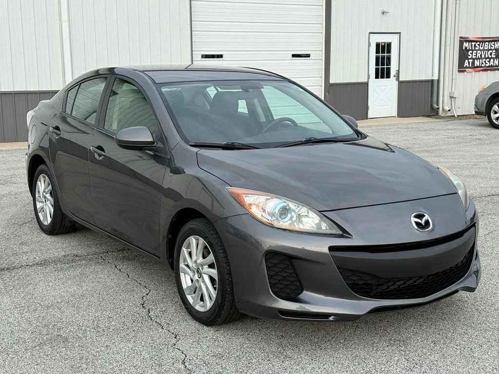 Used 2013  Mazda i Touring image 11